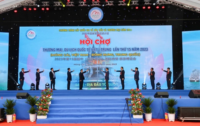 2439899 Khai Mac Hoi Cho Thuong Mai Du Lich Quoc Te Viet Trung Nam 2023 13302324